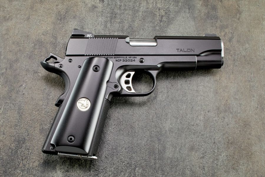 1911 Grips, Ebony with Medallions, Government/Commander